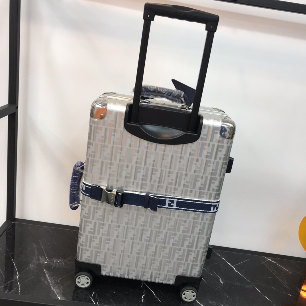 Fendi luggage-18