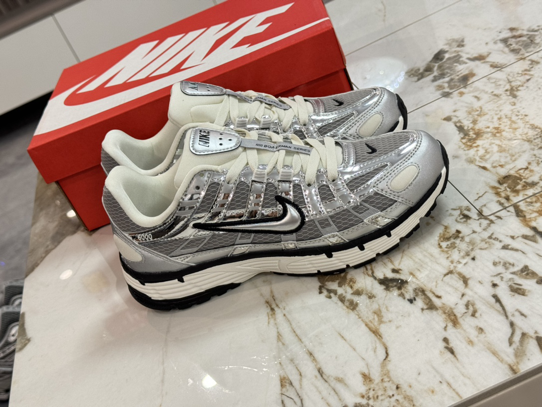 Nike Sneakers-240