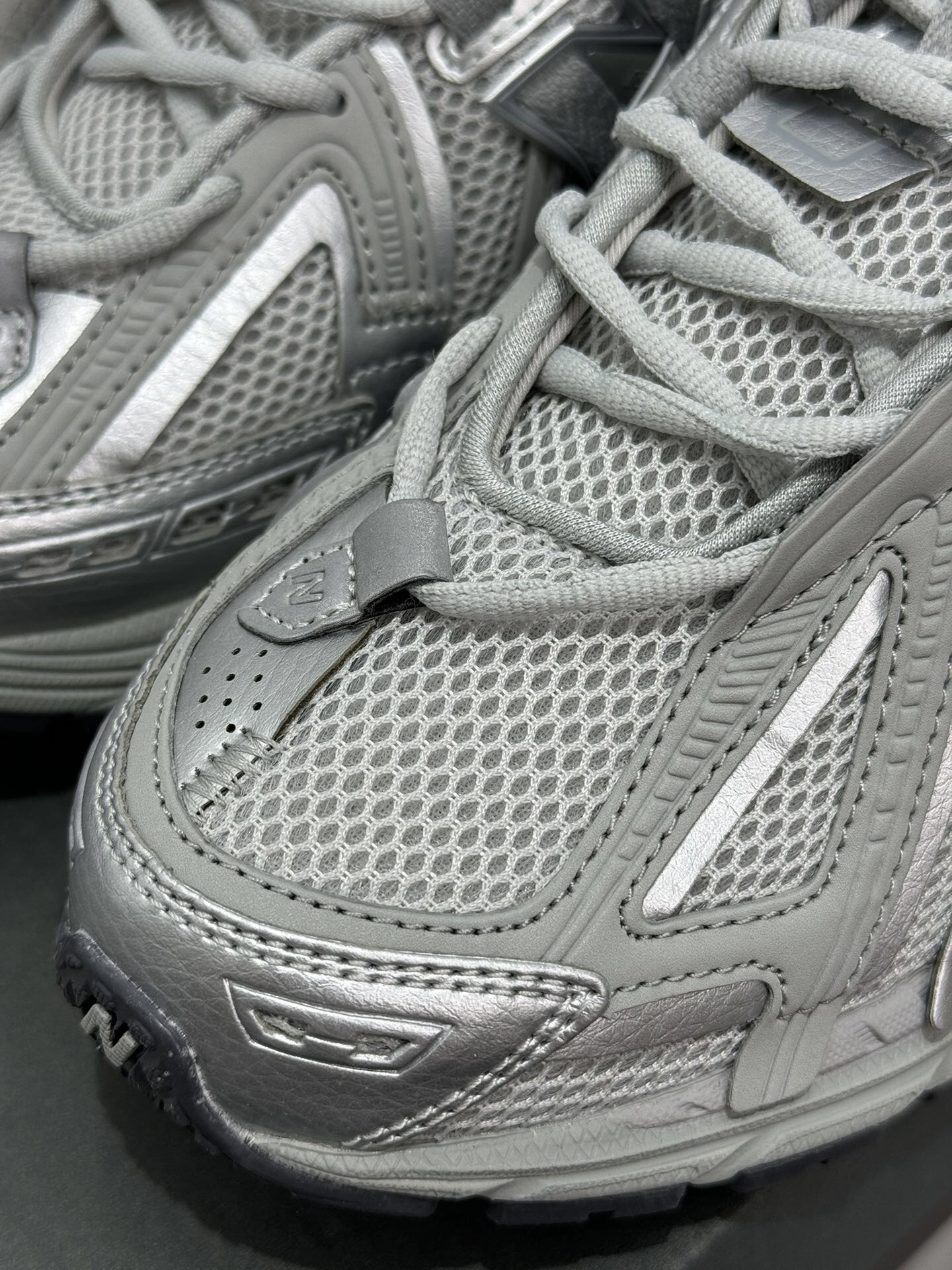 New Balance Sneakers-128