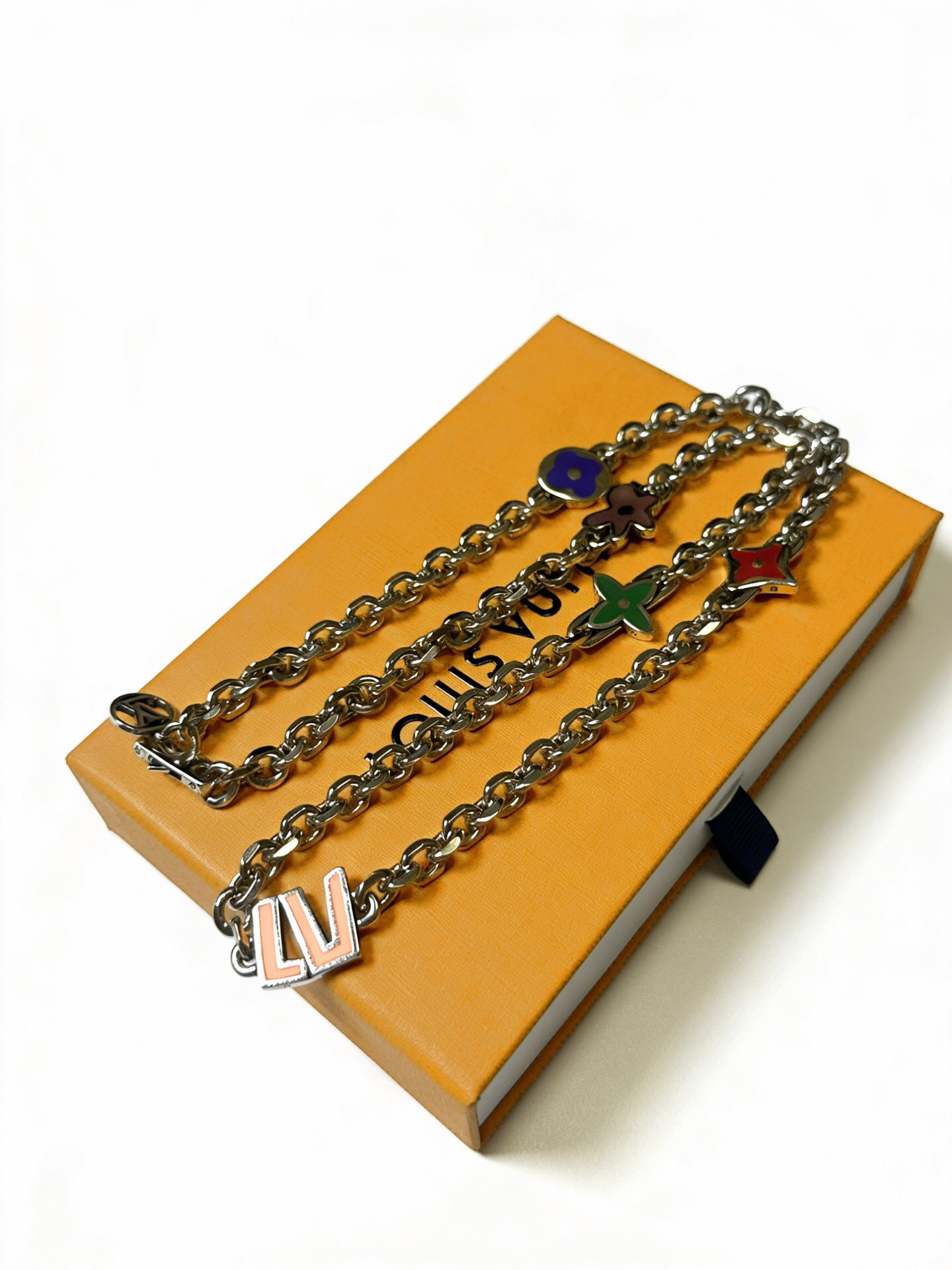 LV necklace-18