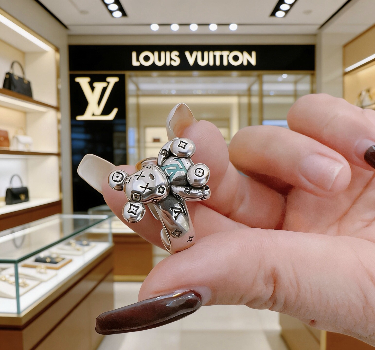 LV ring-9