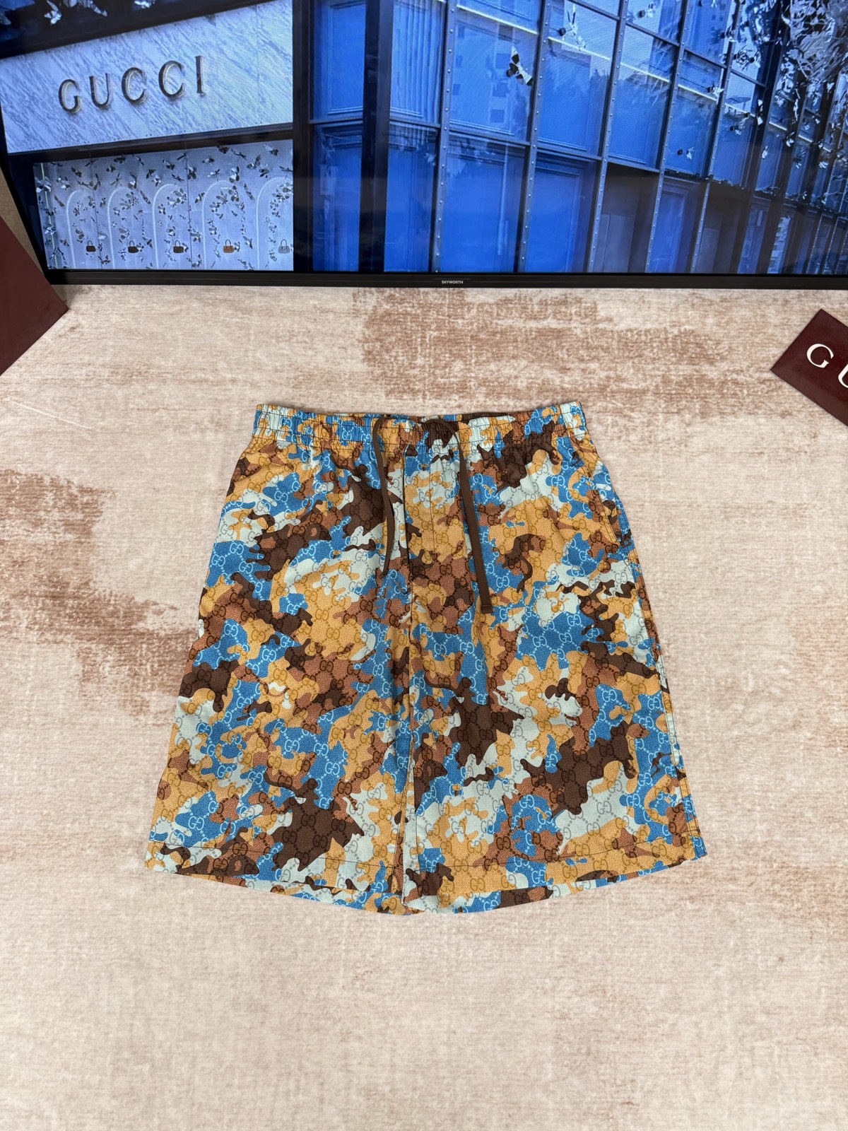 Gucci clothing-9