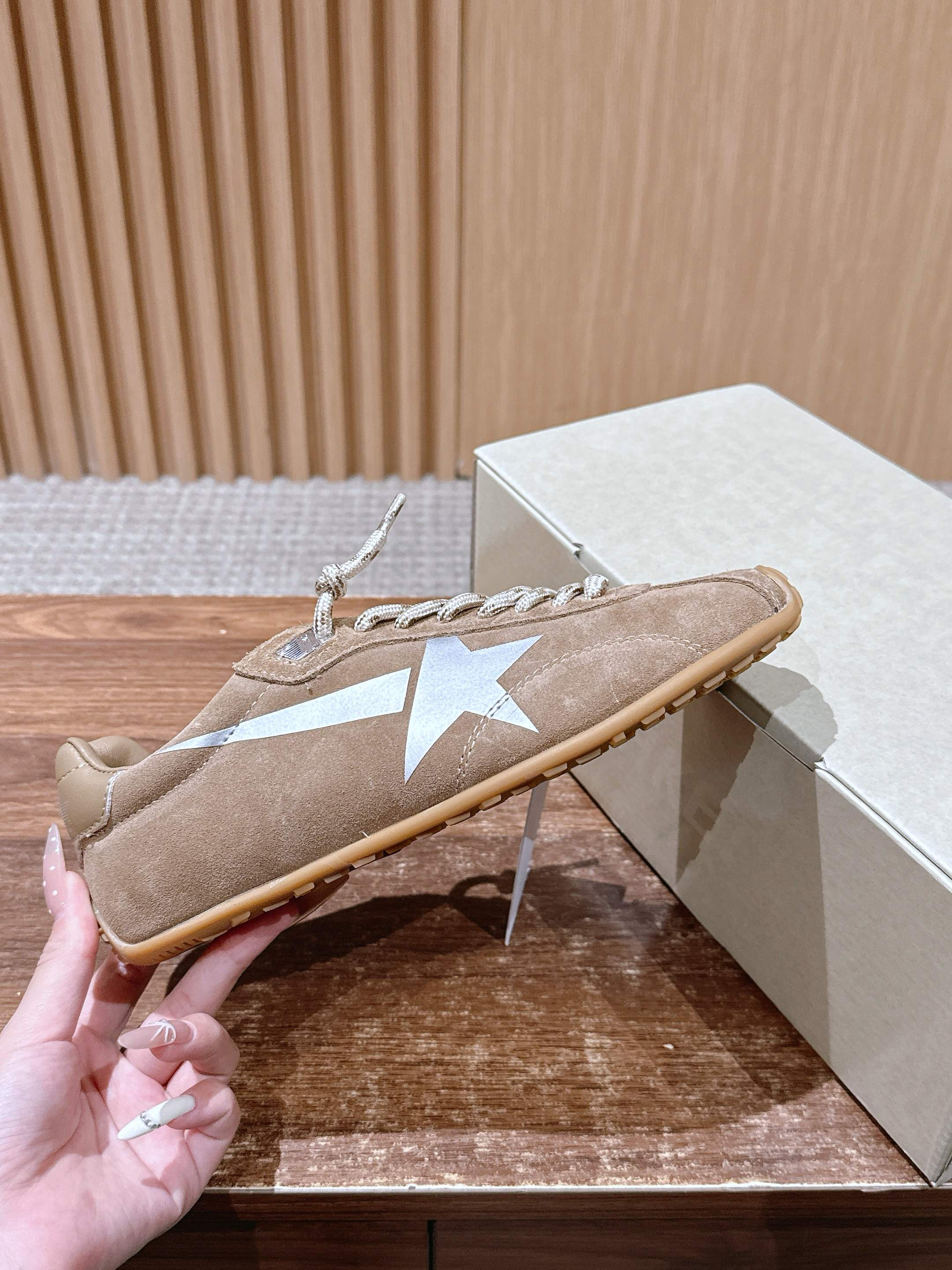 Golden Goose Sneakers-52