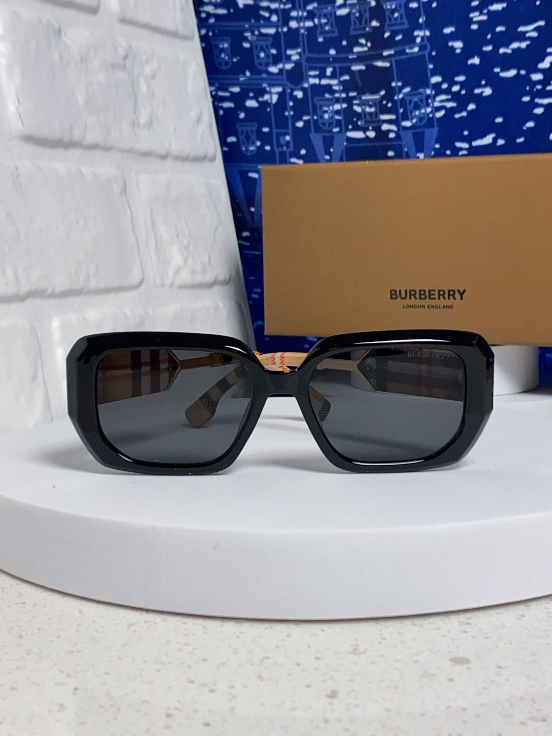 Burberry glasses-4