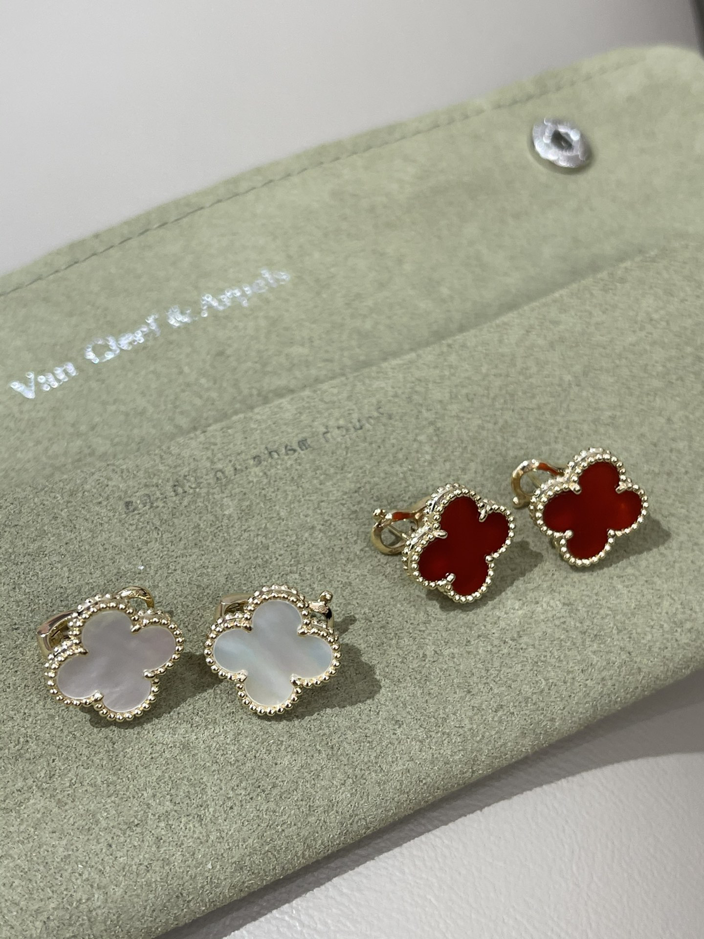 Van Cleef & Arpels earring-65