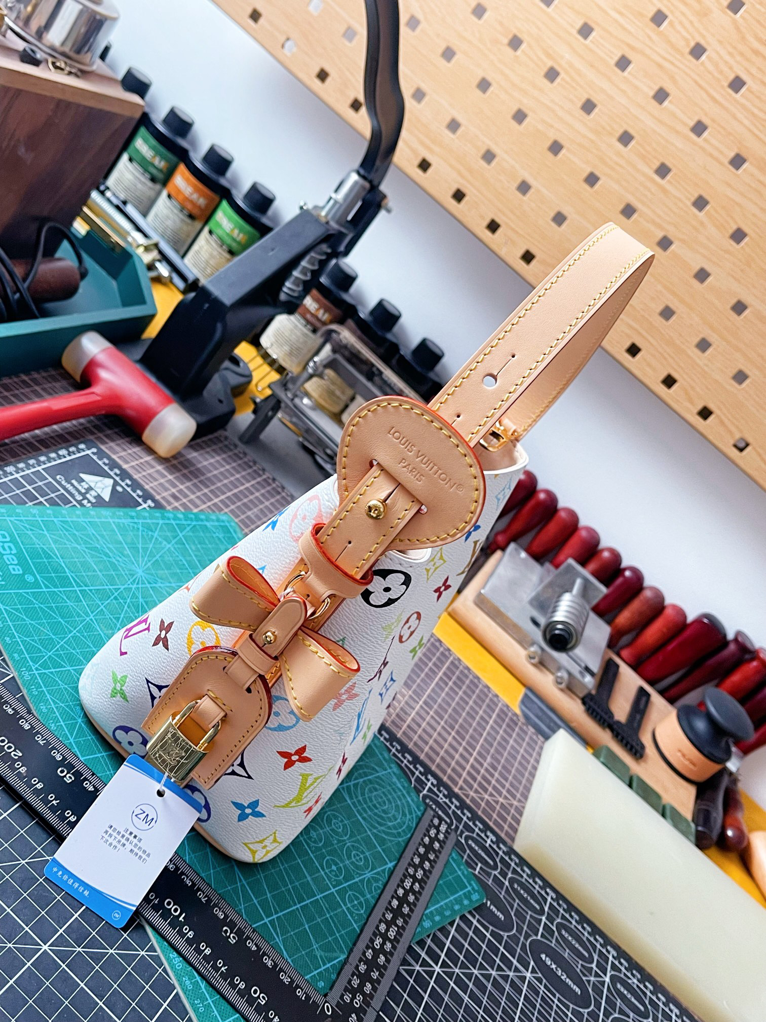 Louis Vuitton Hot New Product-21