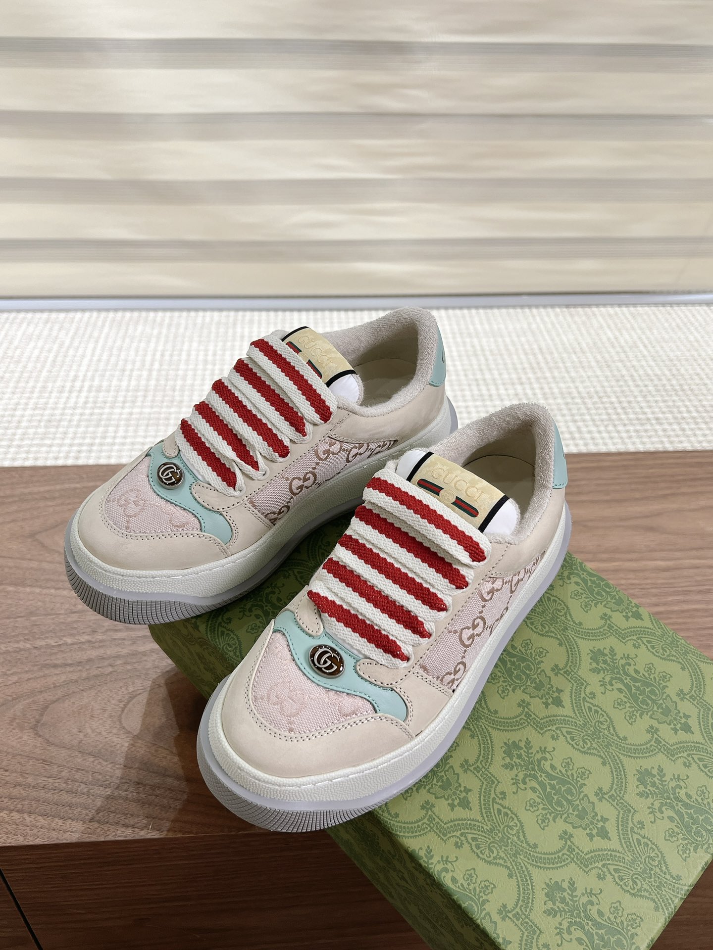 Gucci Sneakers-144