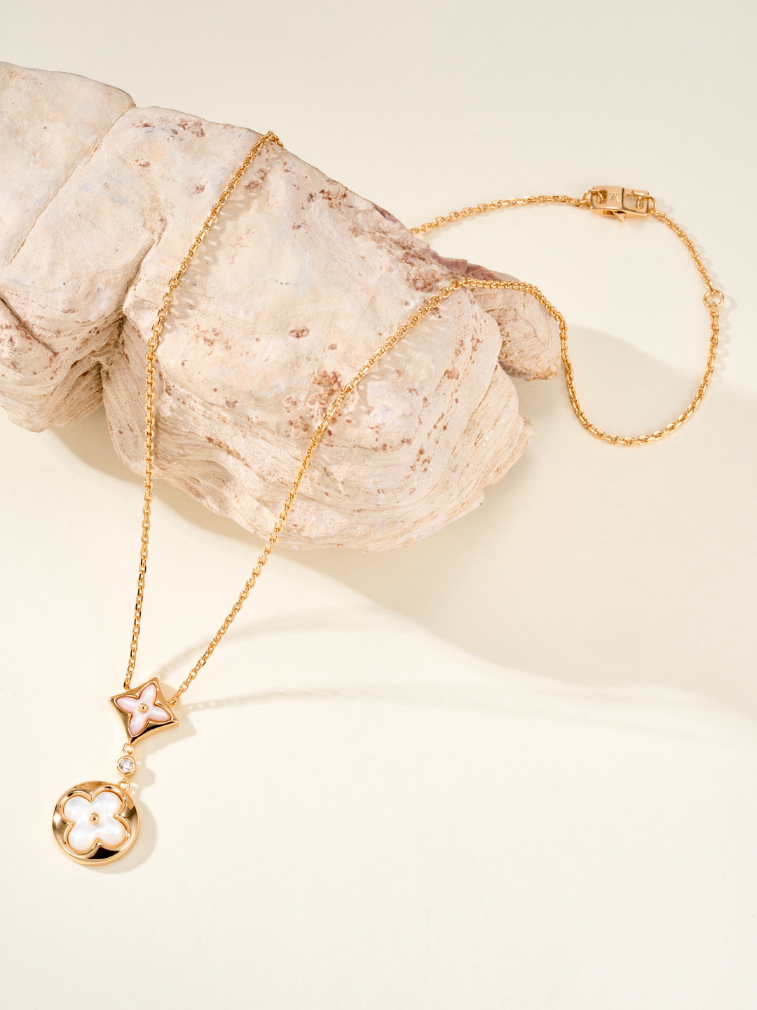 LV necklace-27