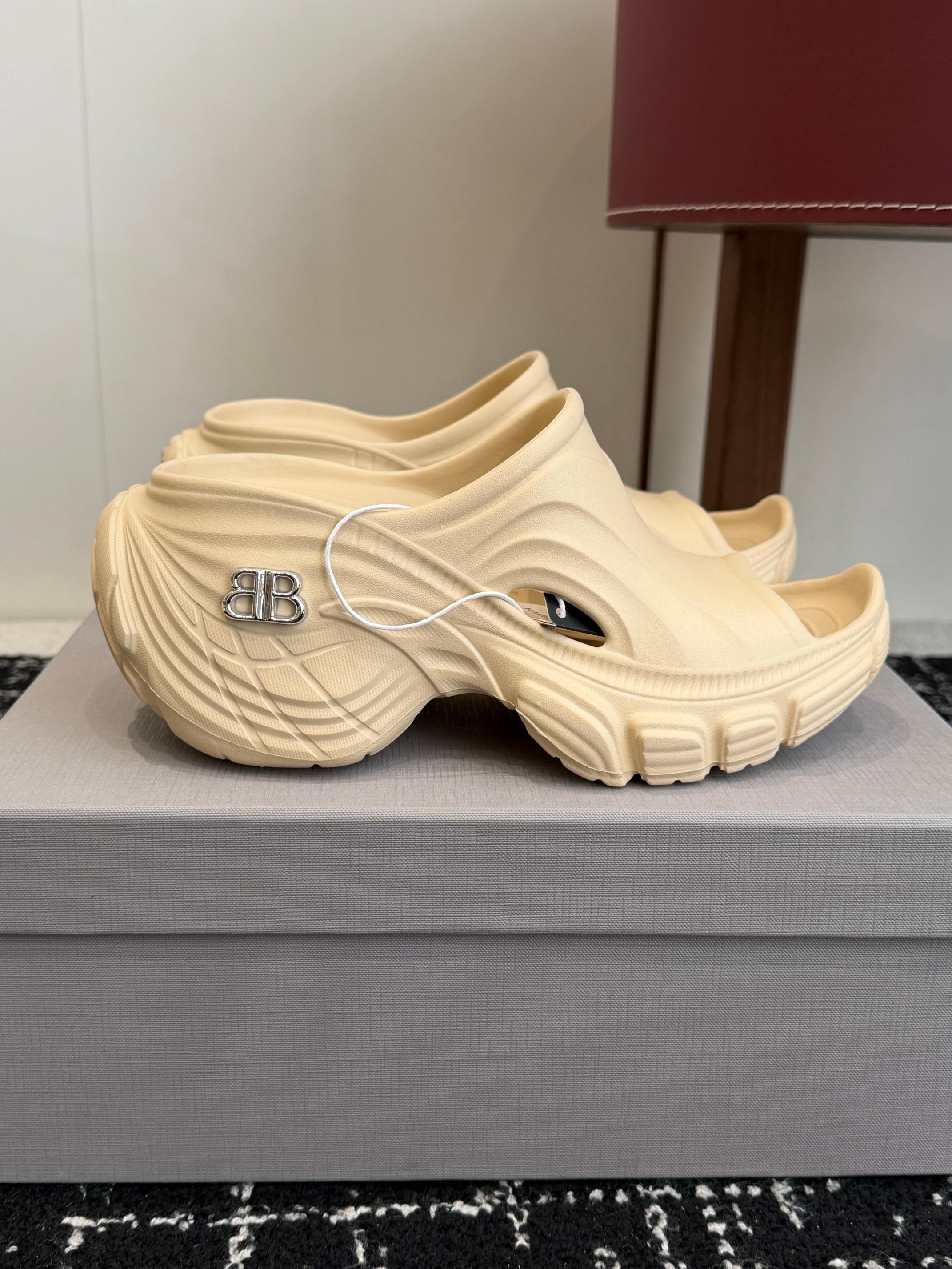 Balenciaga Summer footwear