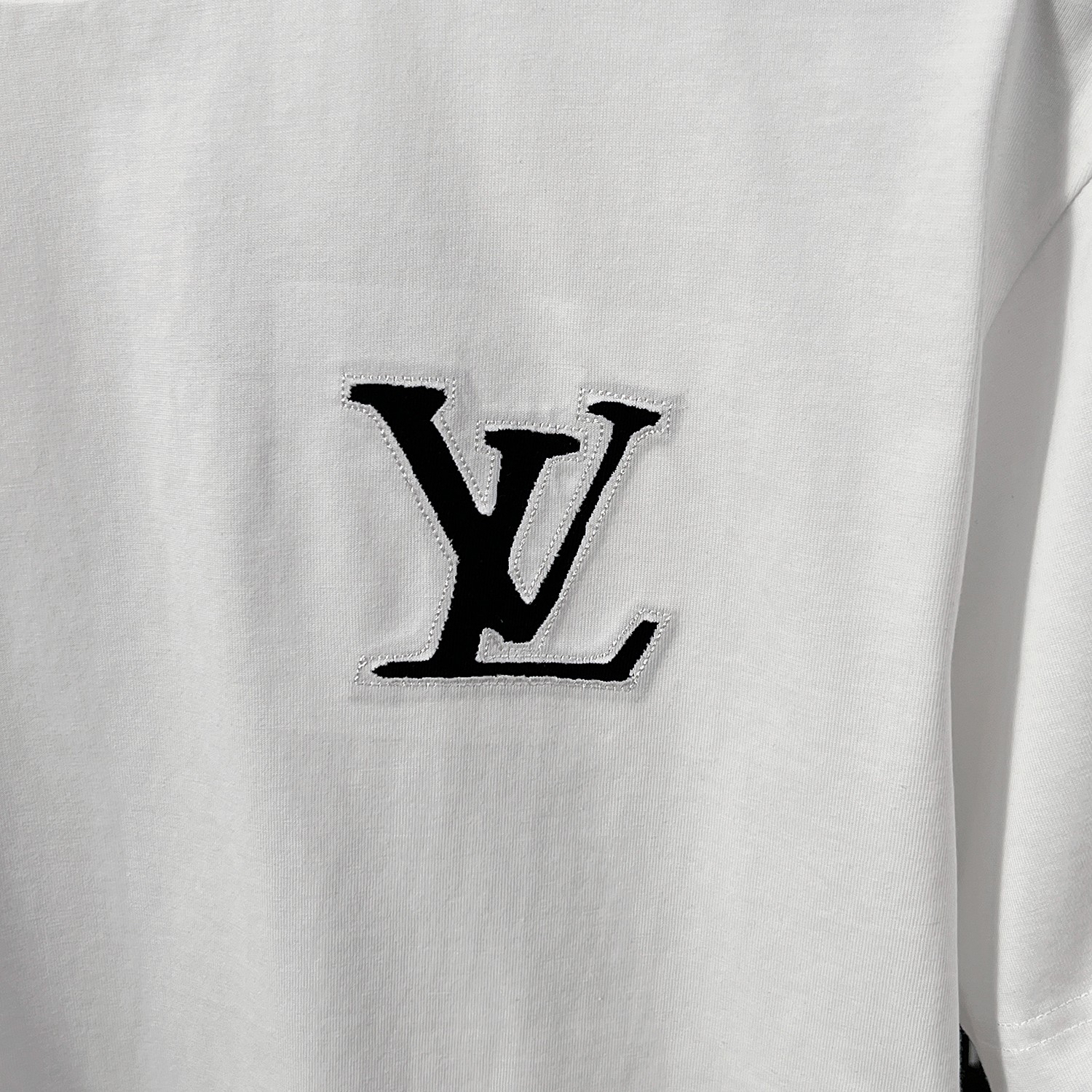 LV clothing-53
