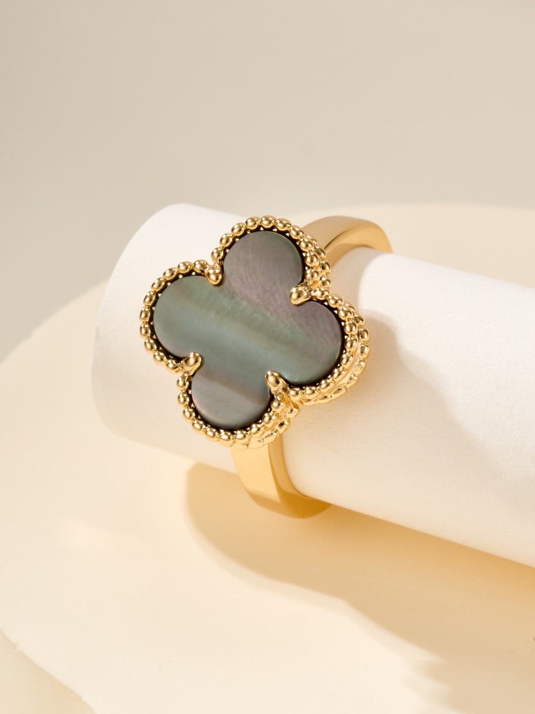 Van Cleef & Arpels ring-9