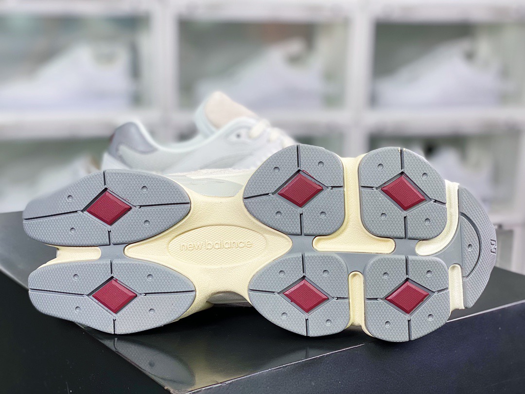 New Balance Sneakers-105