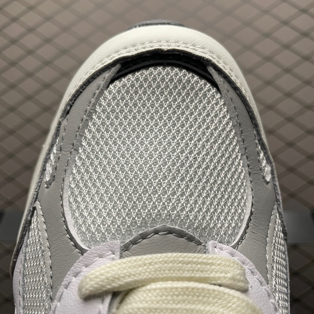 New Balance Sneakers-247