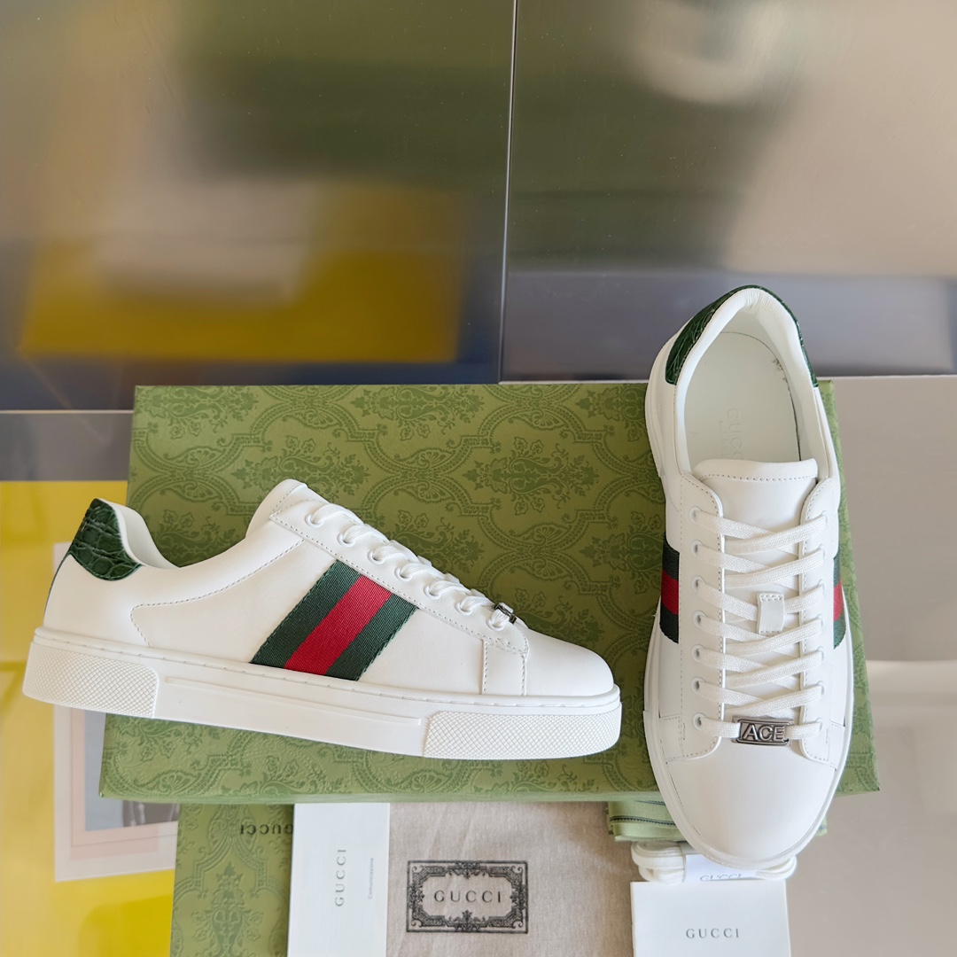 Gucci Sneakers-121