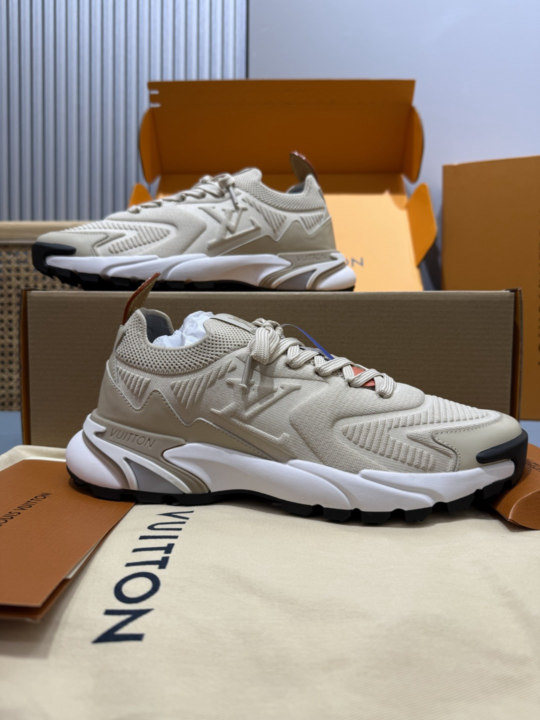 Lv Sneakers-187