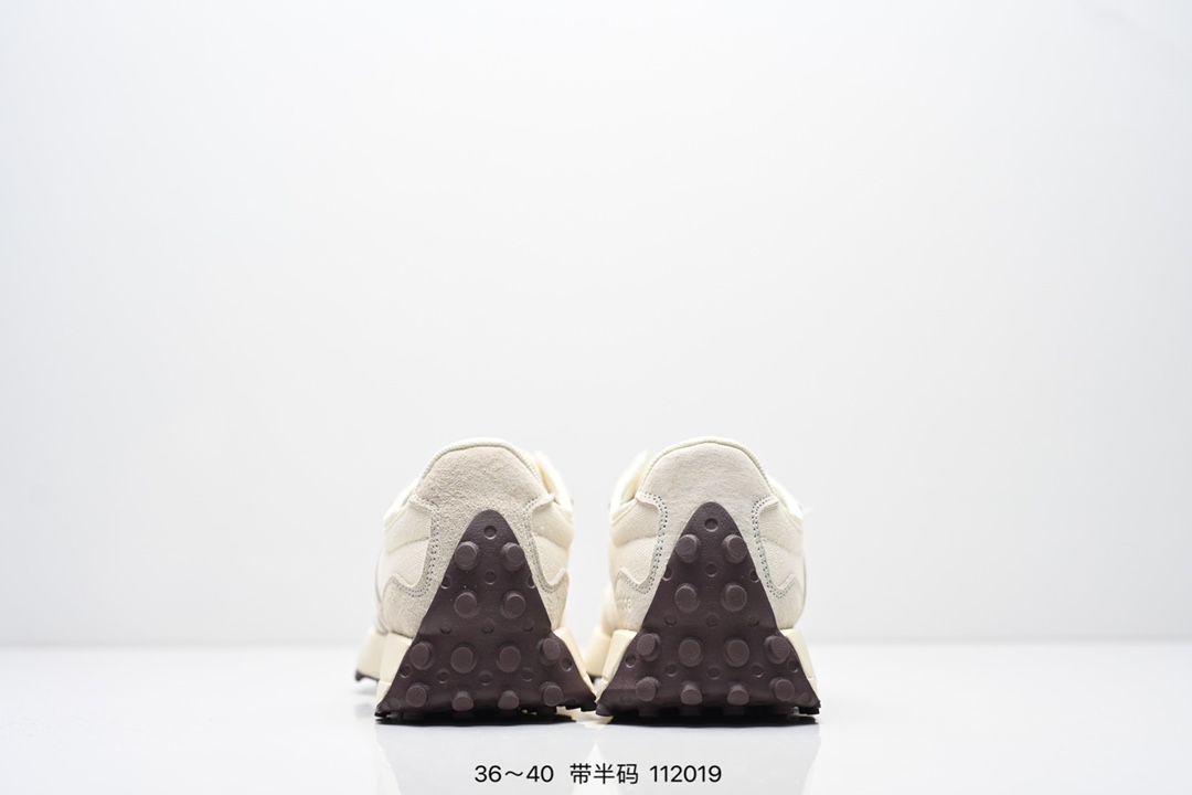 New Balance Sneakers-106