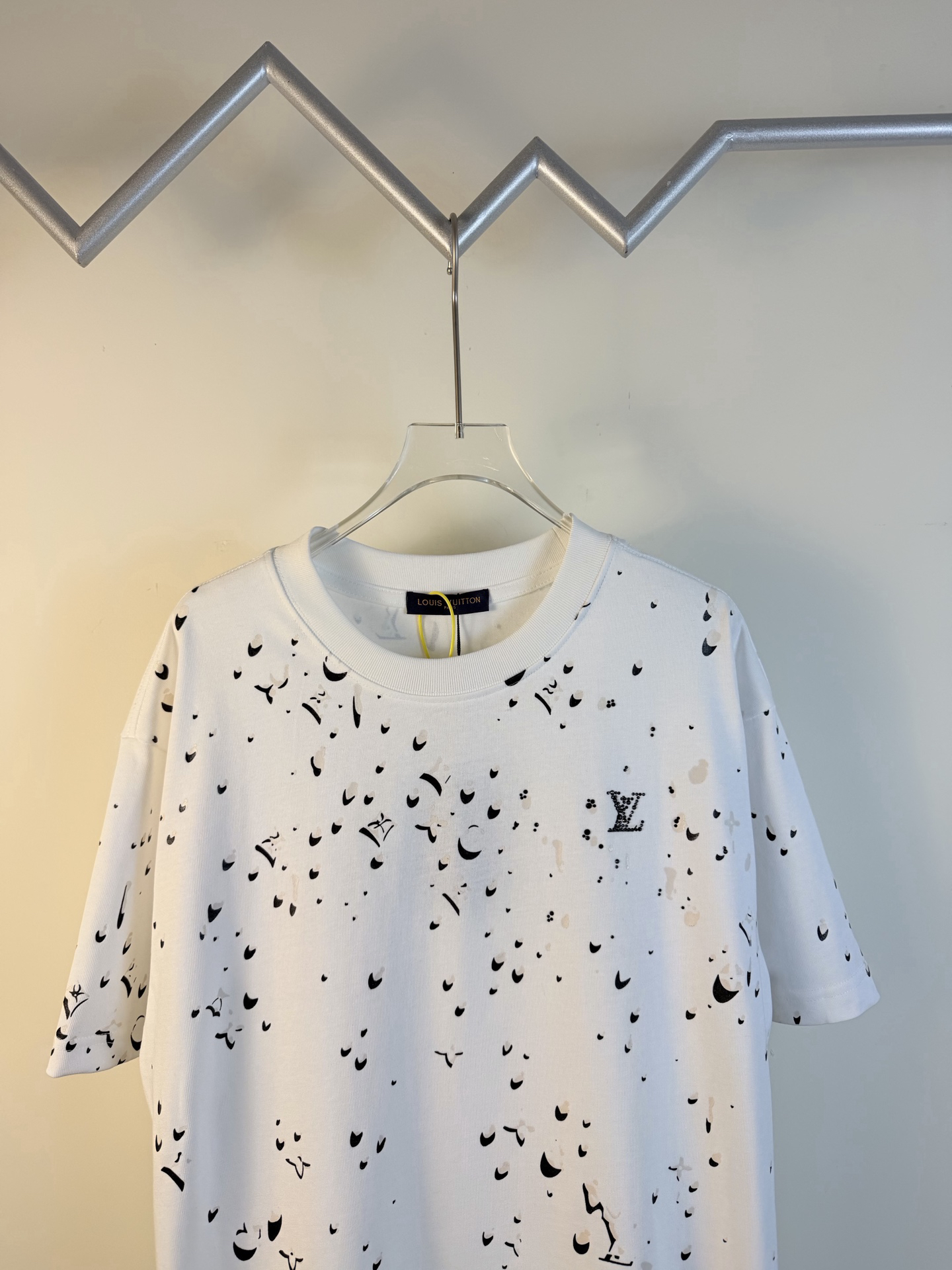 LV clothing-56