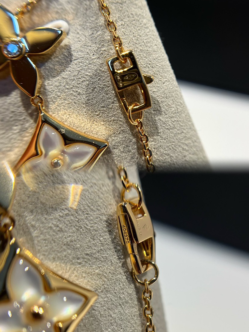 LV necklace-14