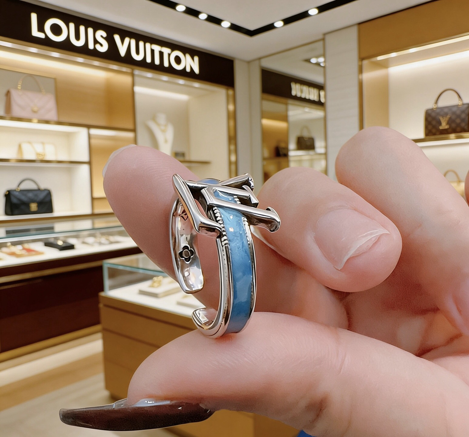 LV ring-7