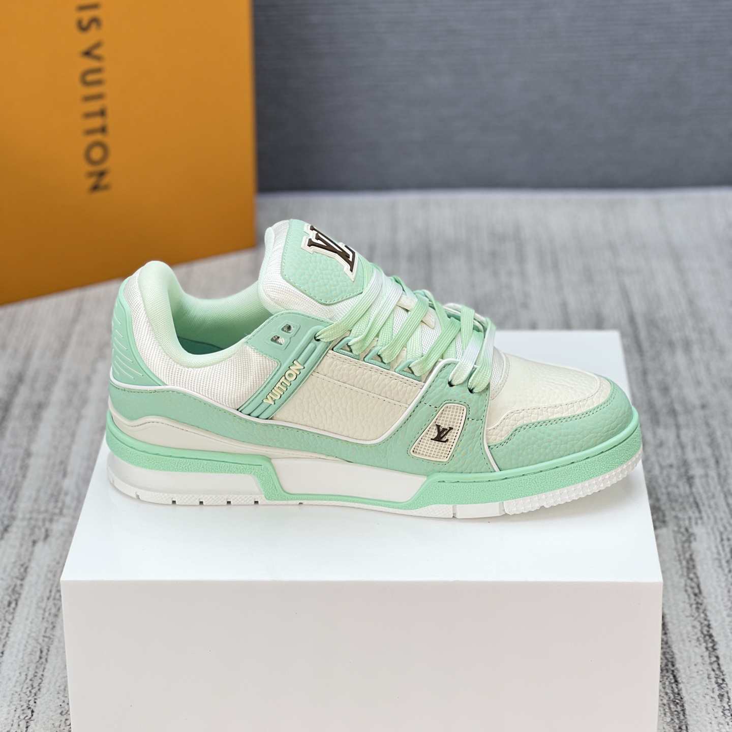 Lv Sneakers-154