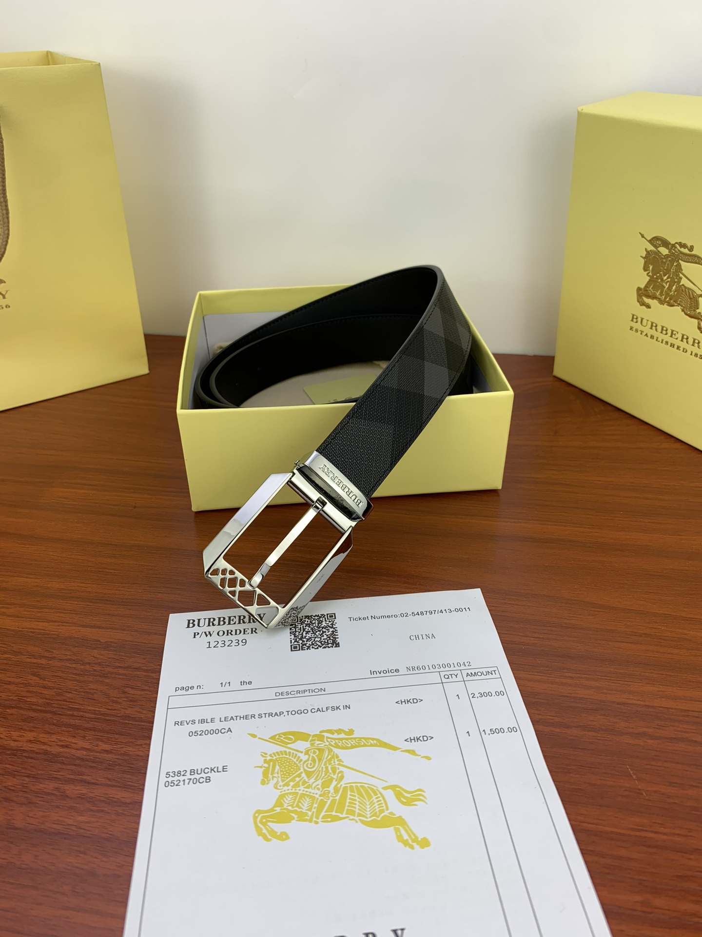 Burberry belt-115
