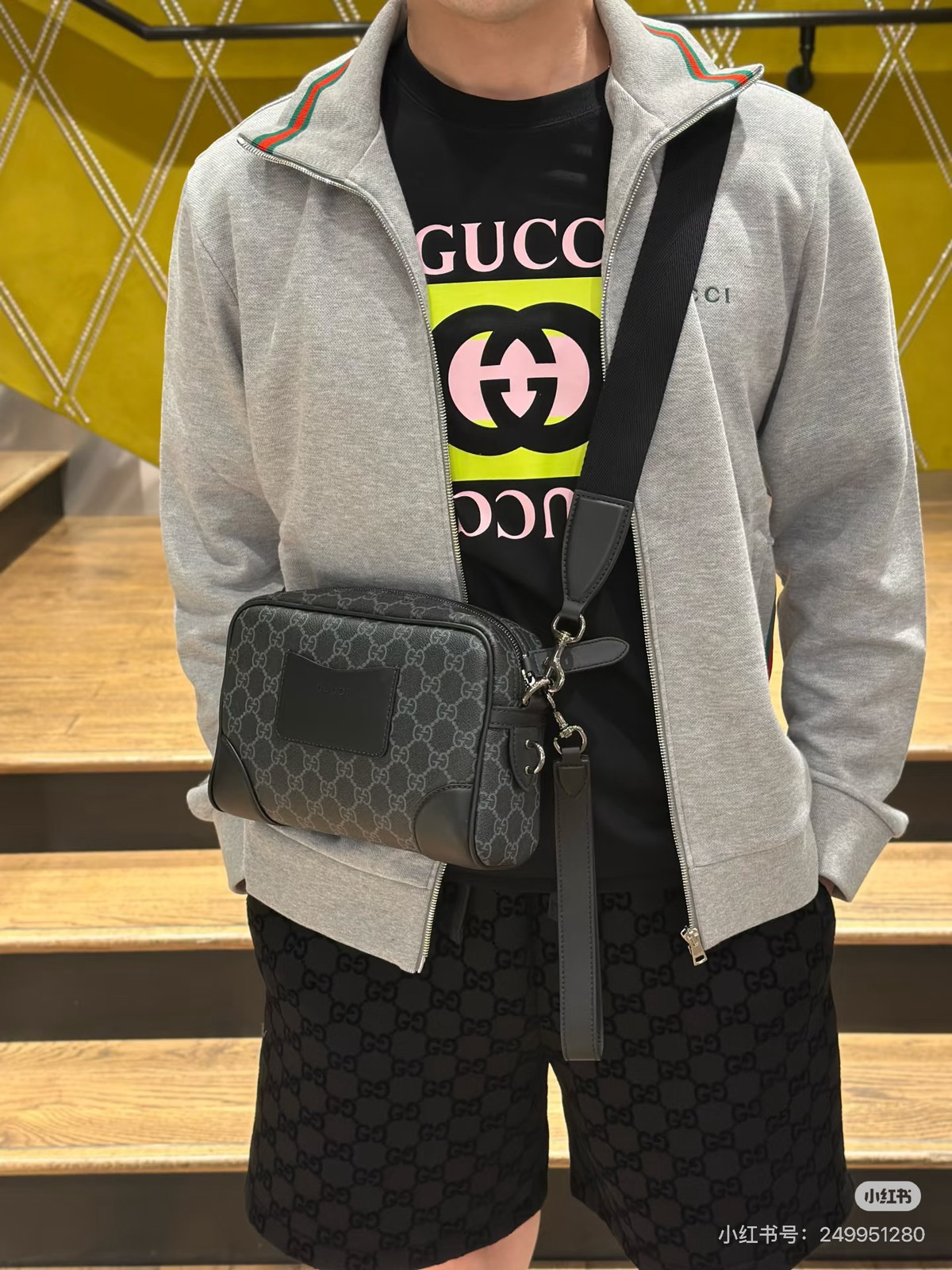 Gucci Clothing-286