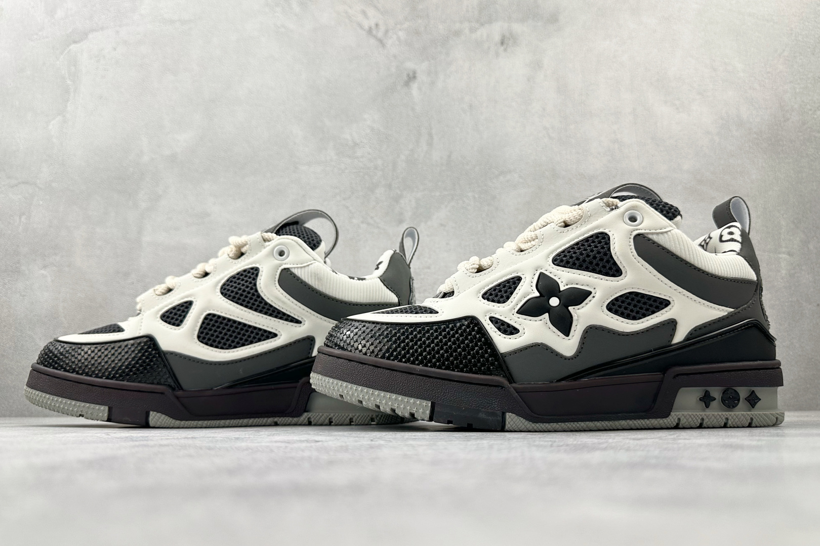 Lv Sneakers-112