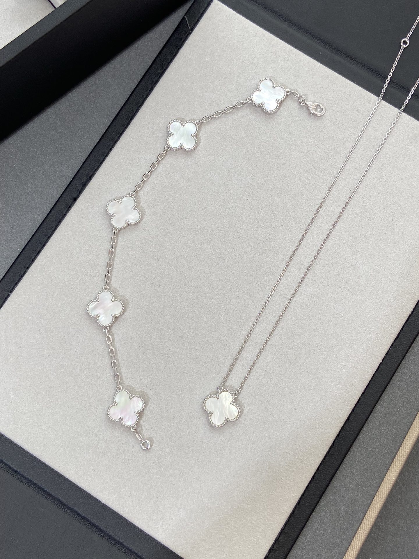 Van Cleef & Arpels Bracelet-116