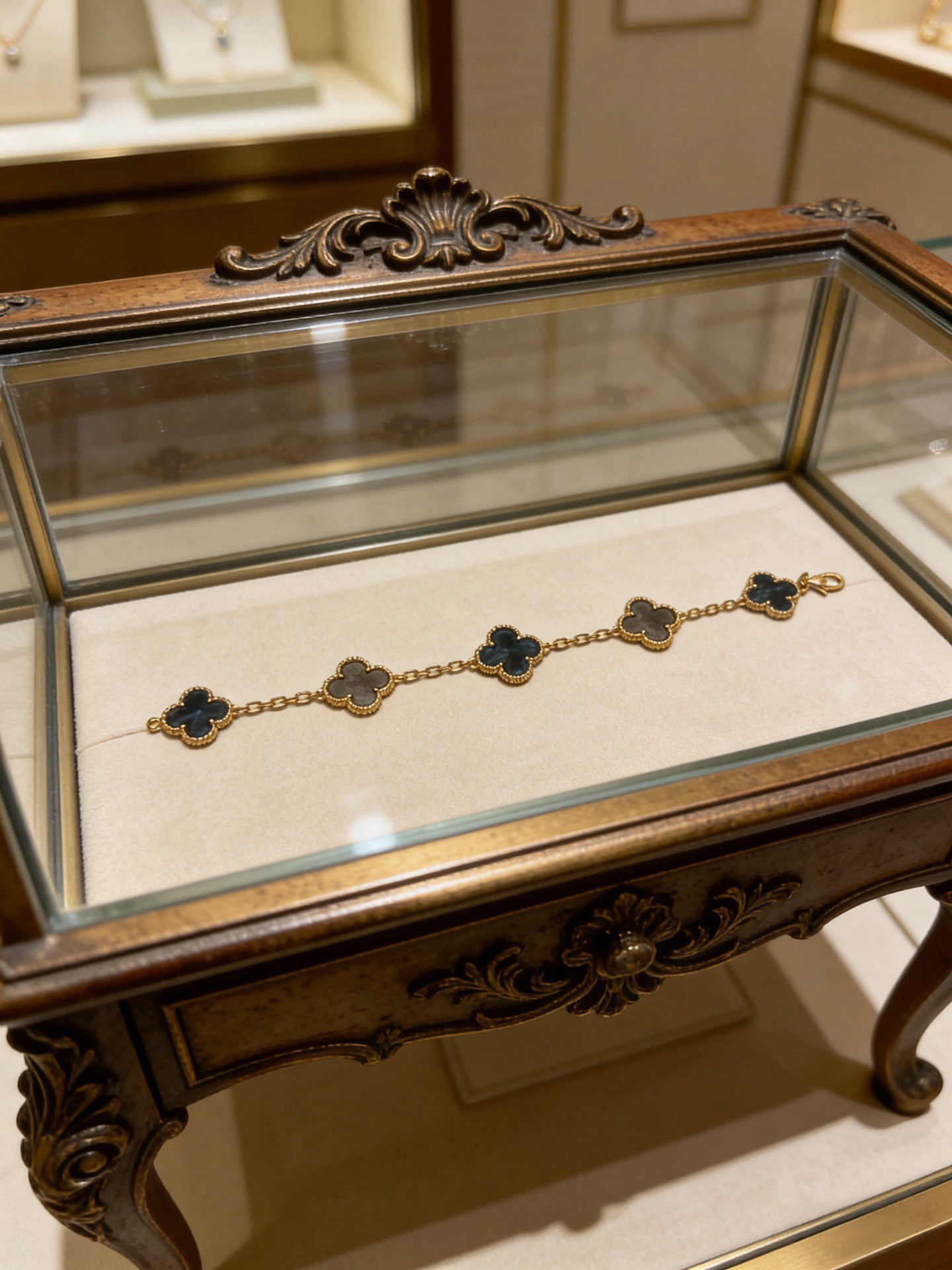 Van Cleef & Arpels Bracelet-88