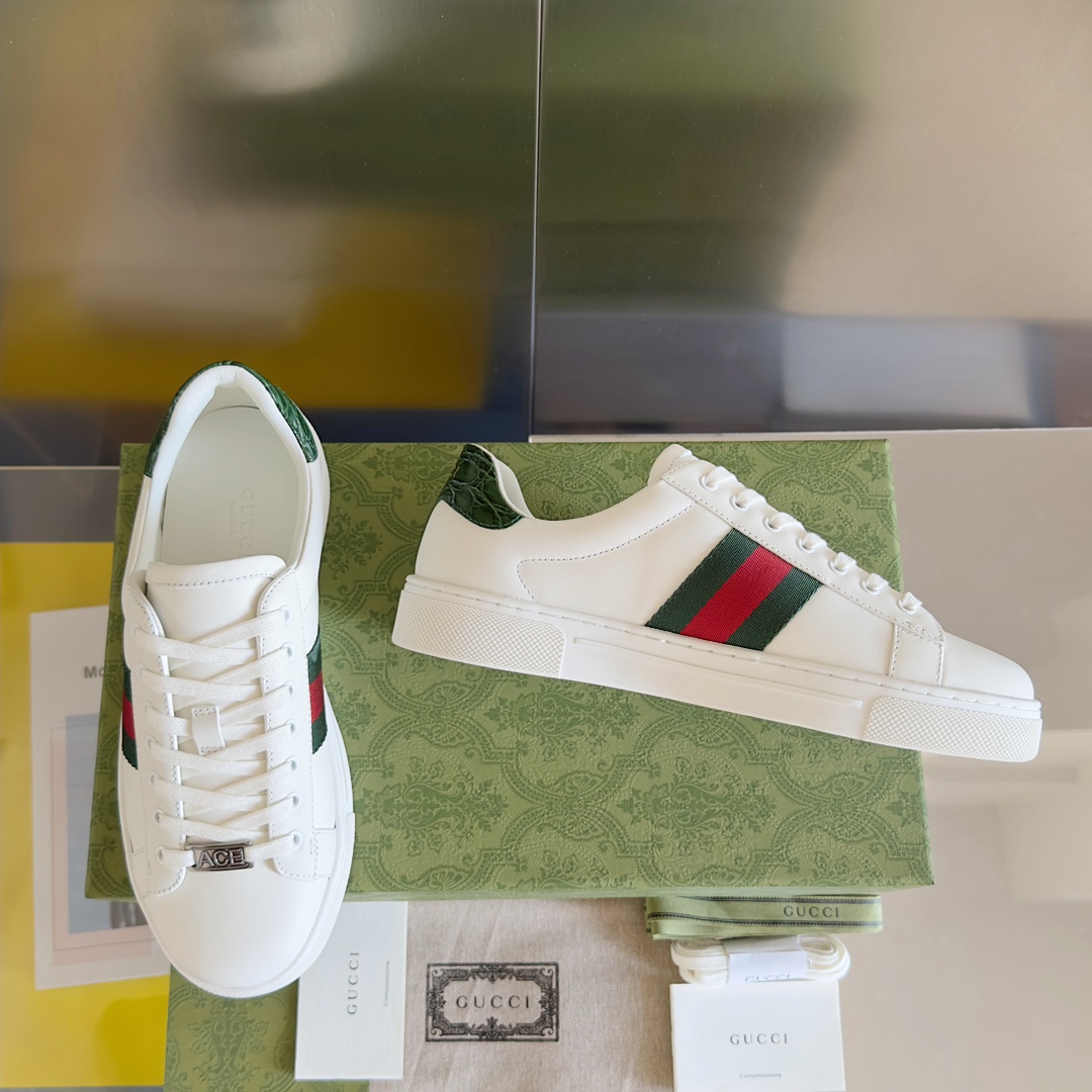 Gucci Sneakers-121