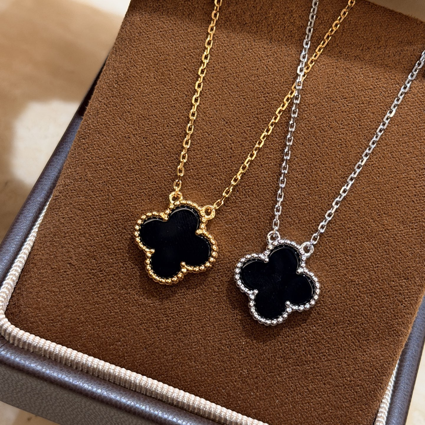 Van Cleef & Arpels necklace-125