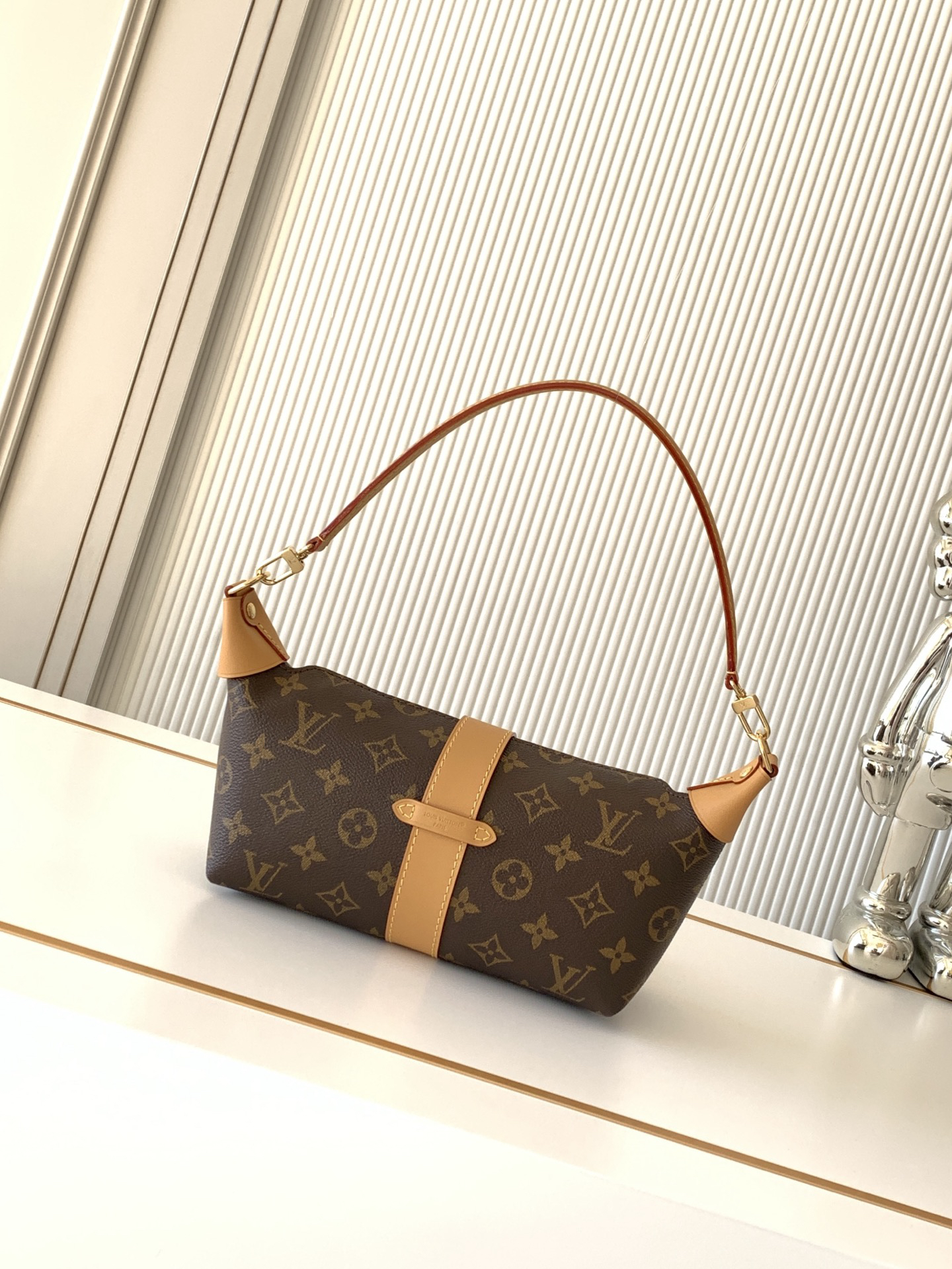 Louis Vuitton Hot New Product-160