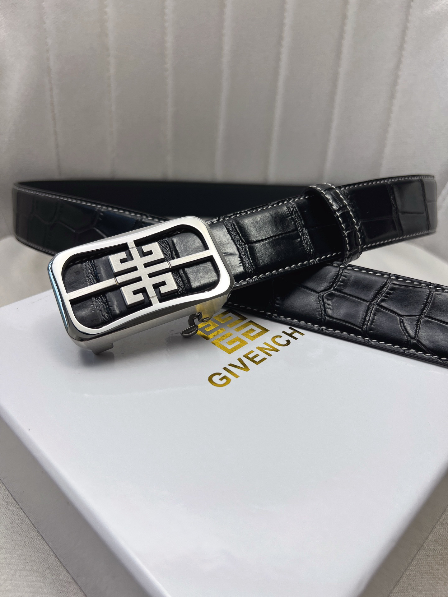 Givenchy belt-135