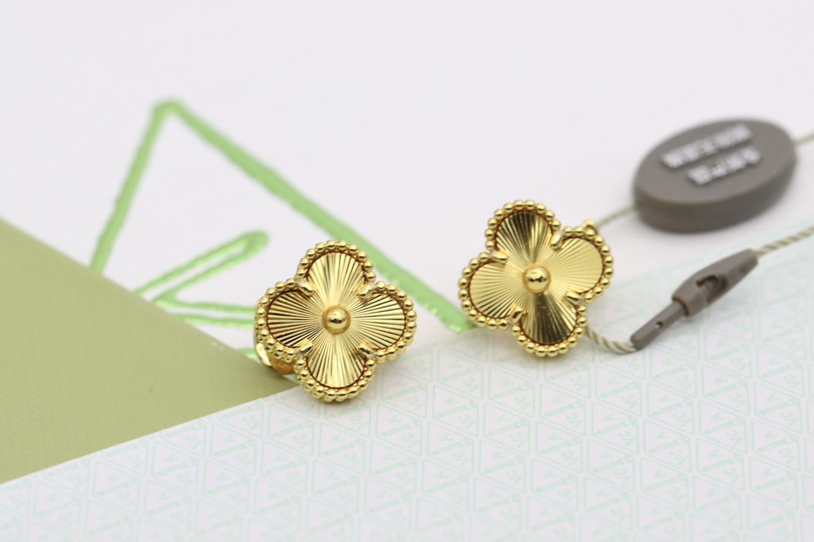 Van Cleef & Arpels earring-17