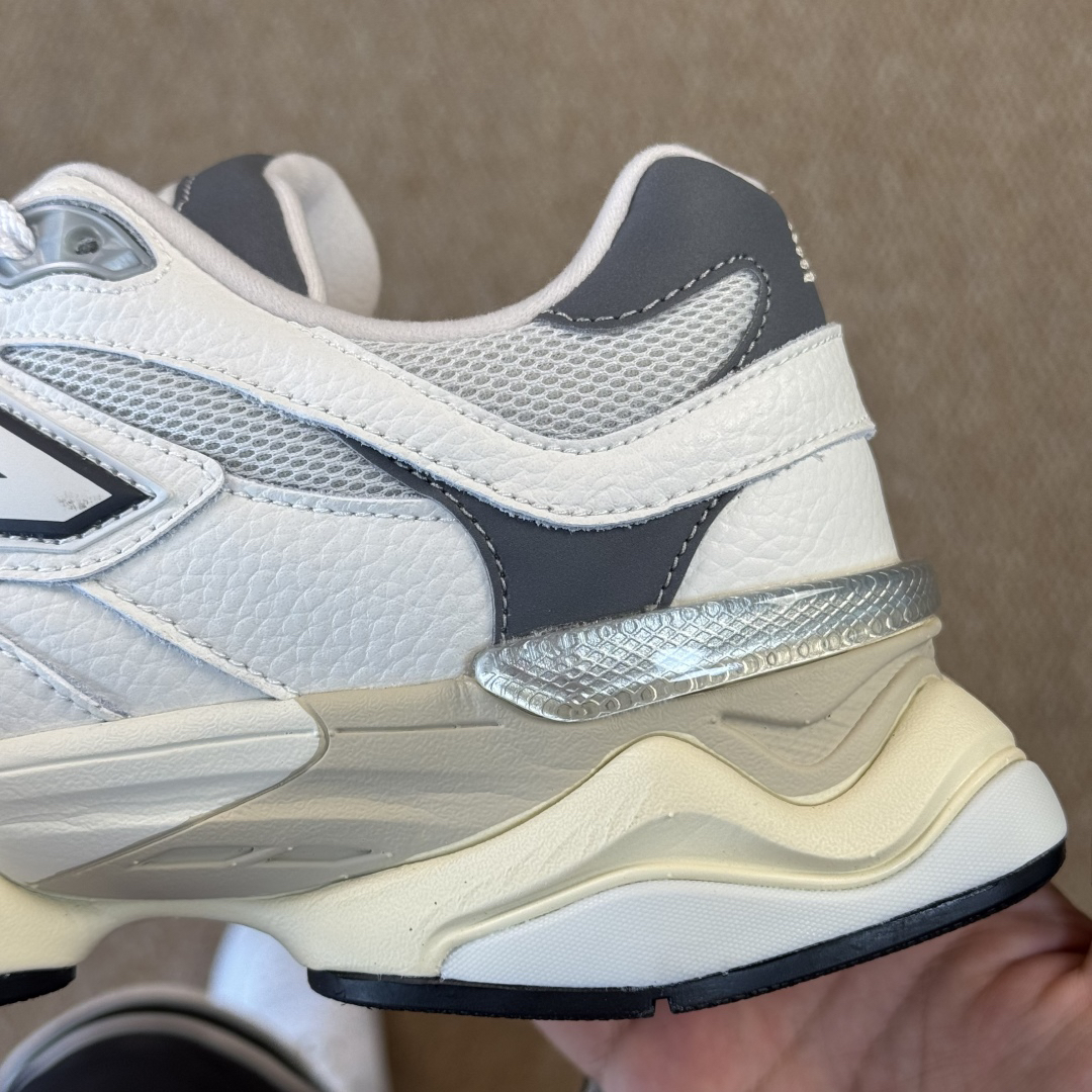 New Balance Sneakers-263