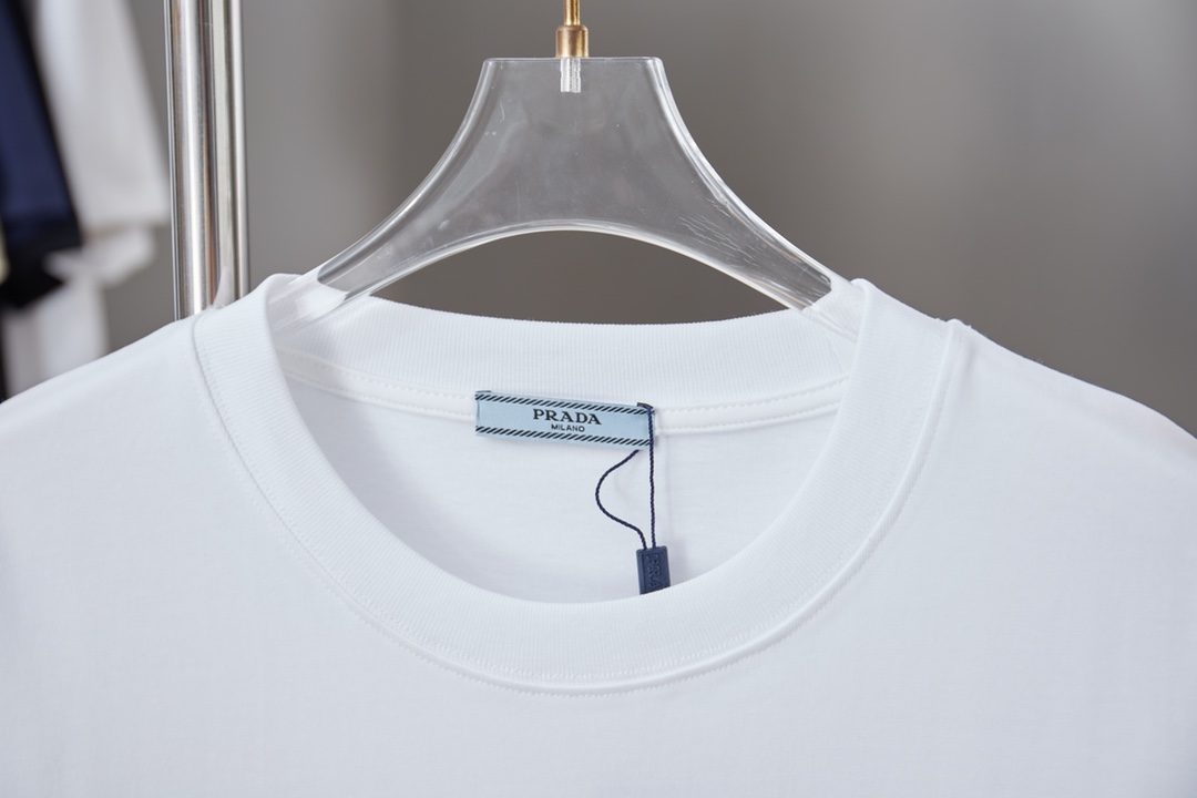 Prada clothing-238