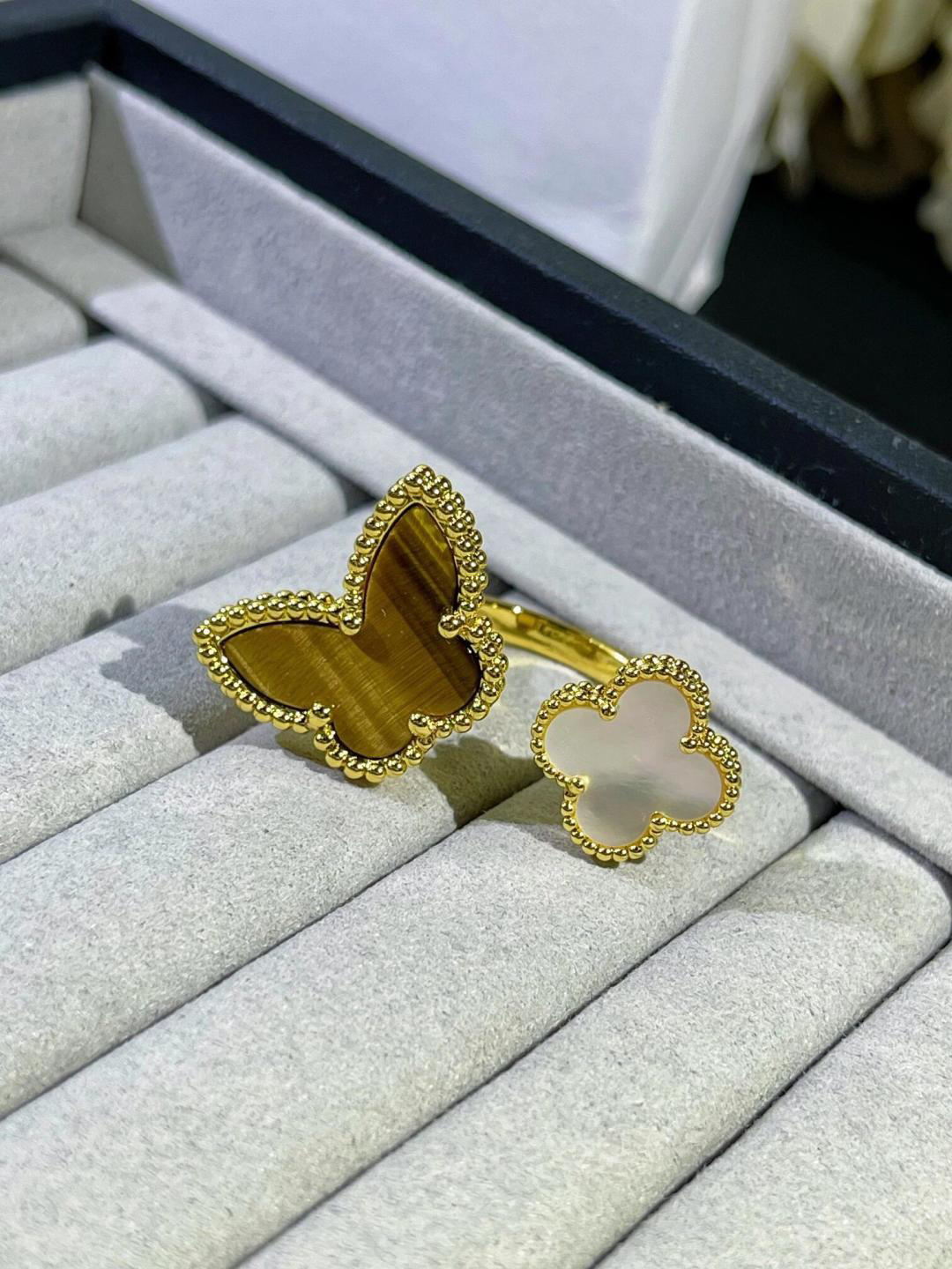 Van Cleef & Arpels ring-31