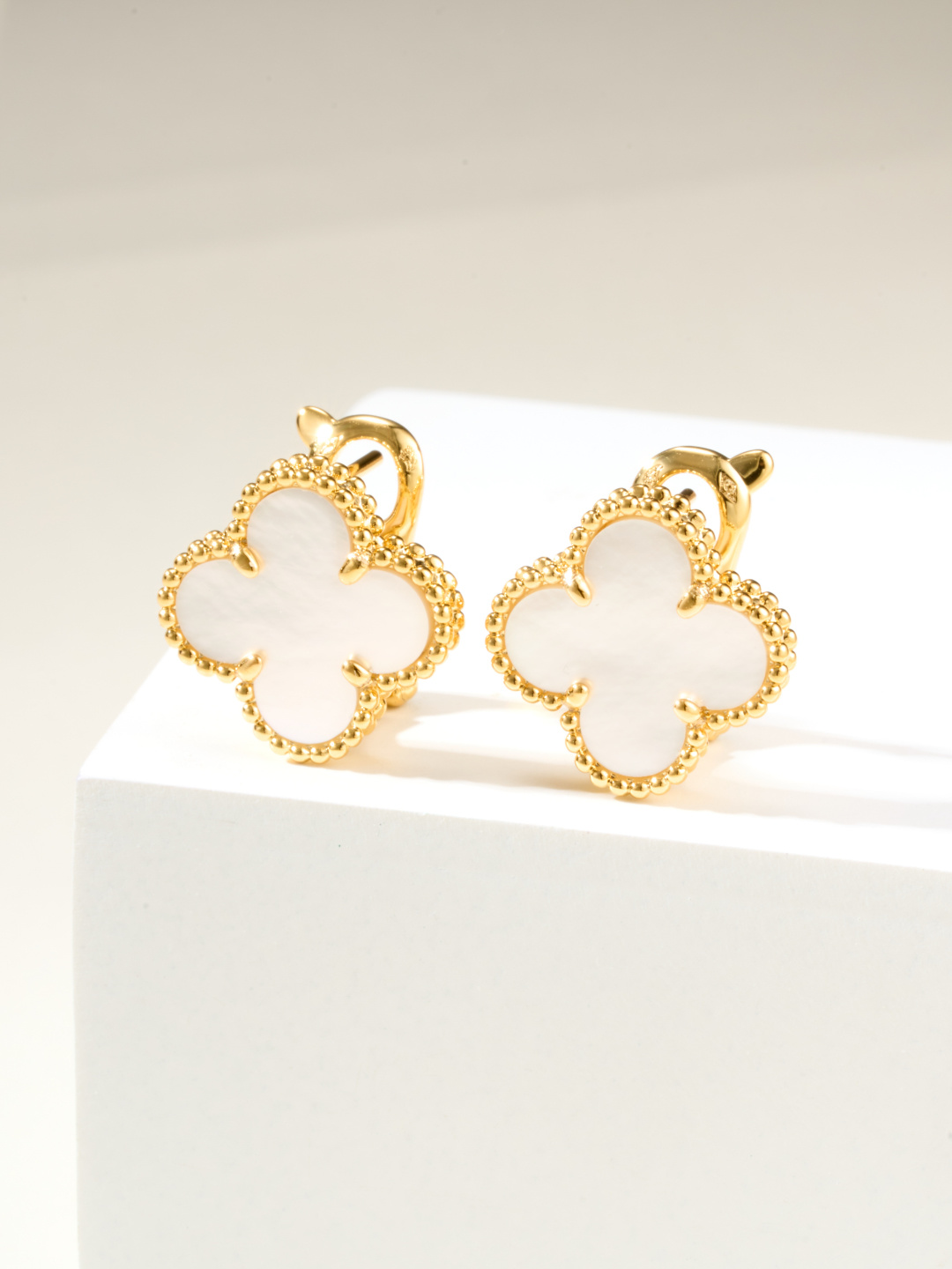 Van Cleef & Arpels earring-20