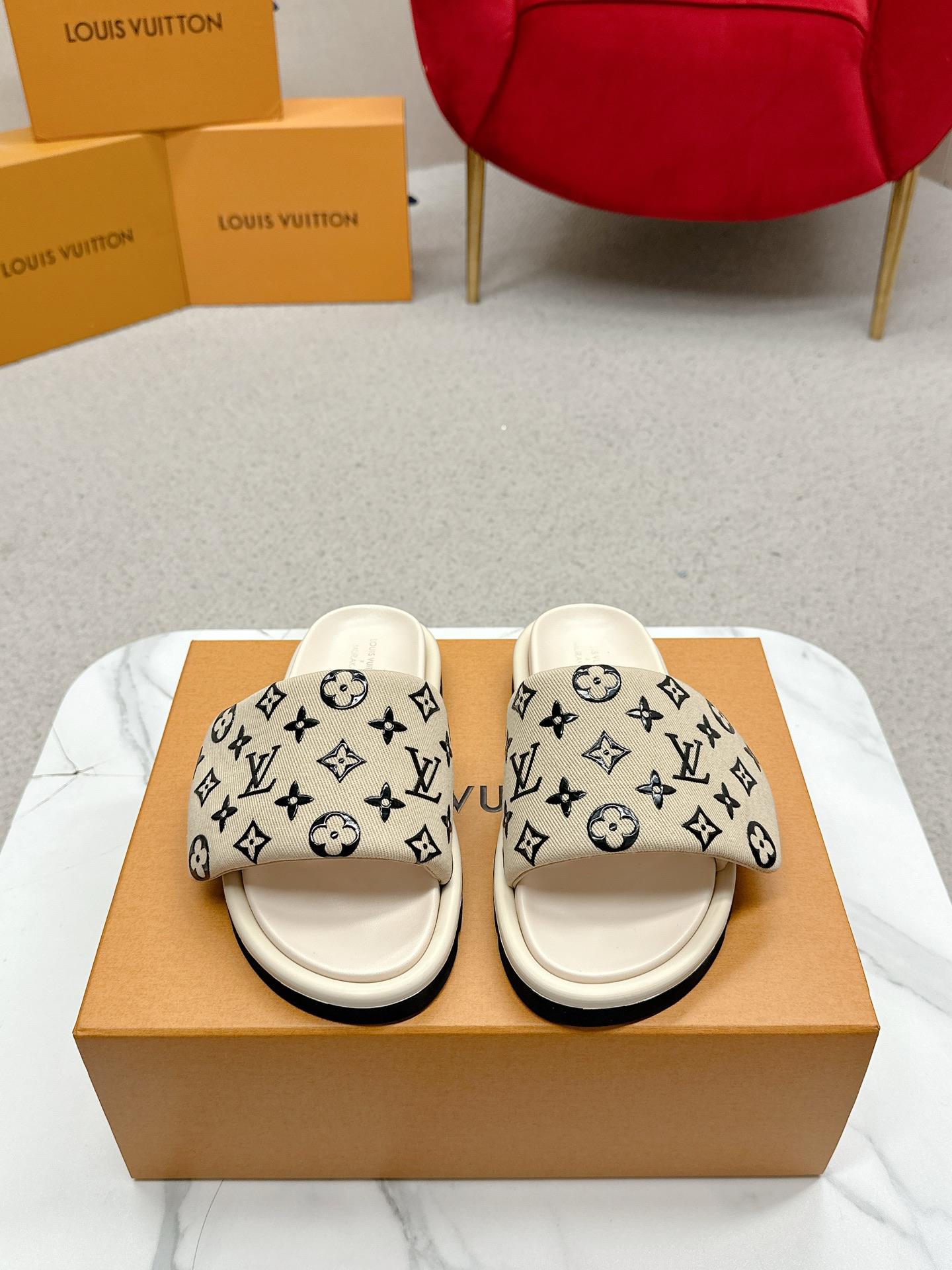 LV Summer footwear