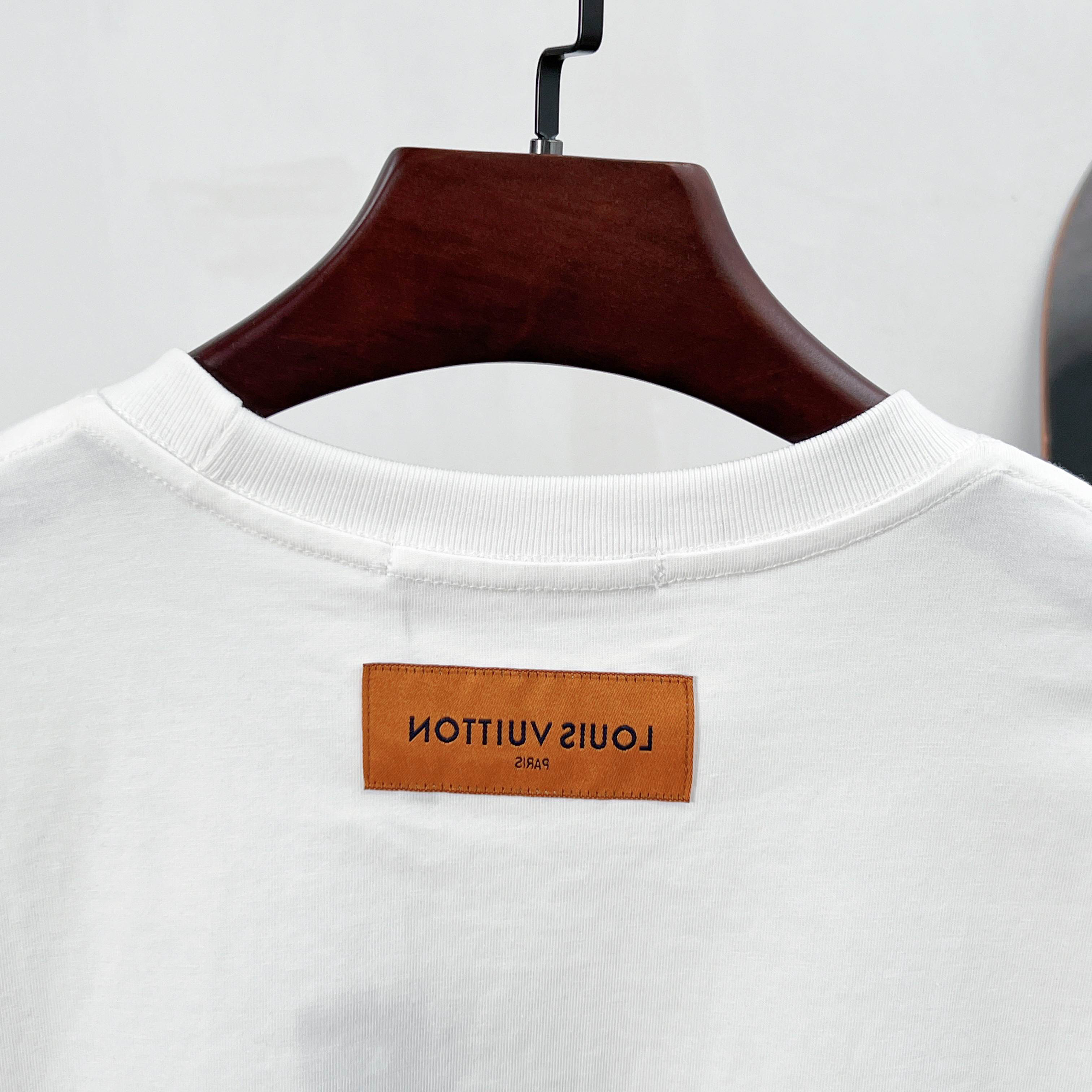 LV clothing-91
