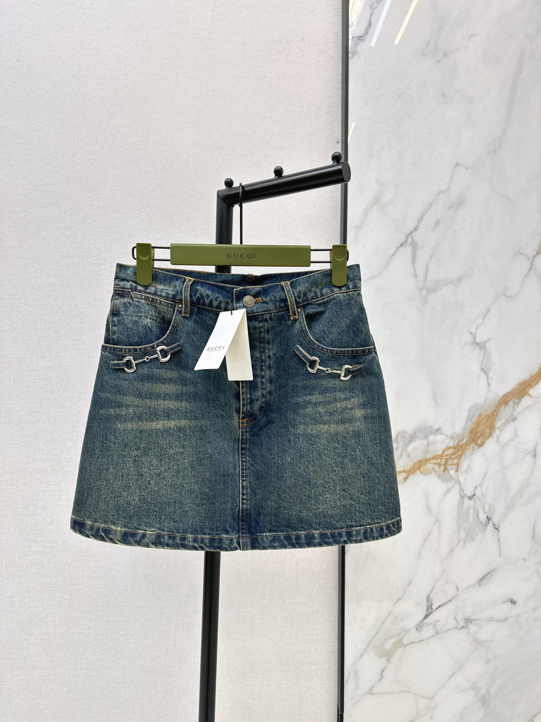 Gucci Clothing-255
