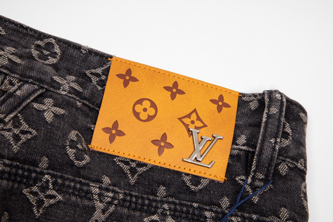 LV clothing-41