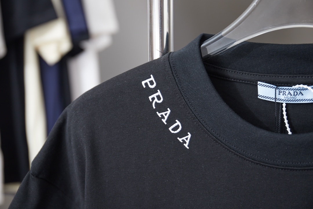 Prada clothing-246