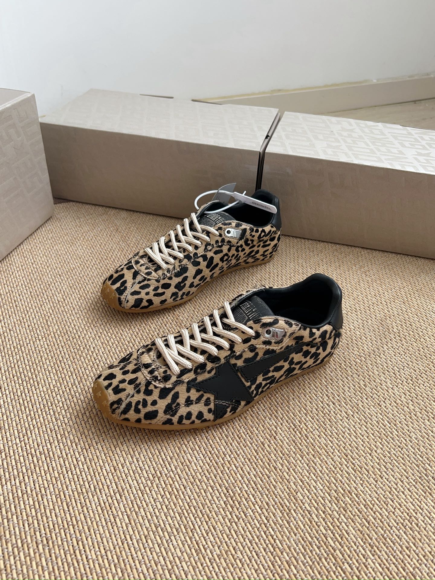 Golden Goose Sneakers-12