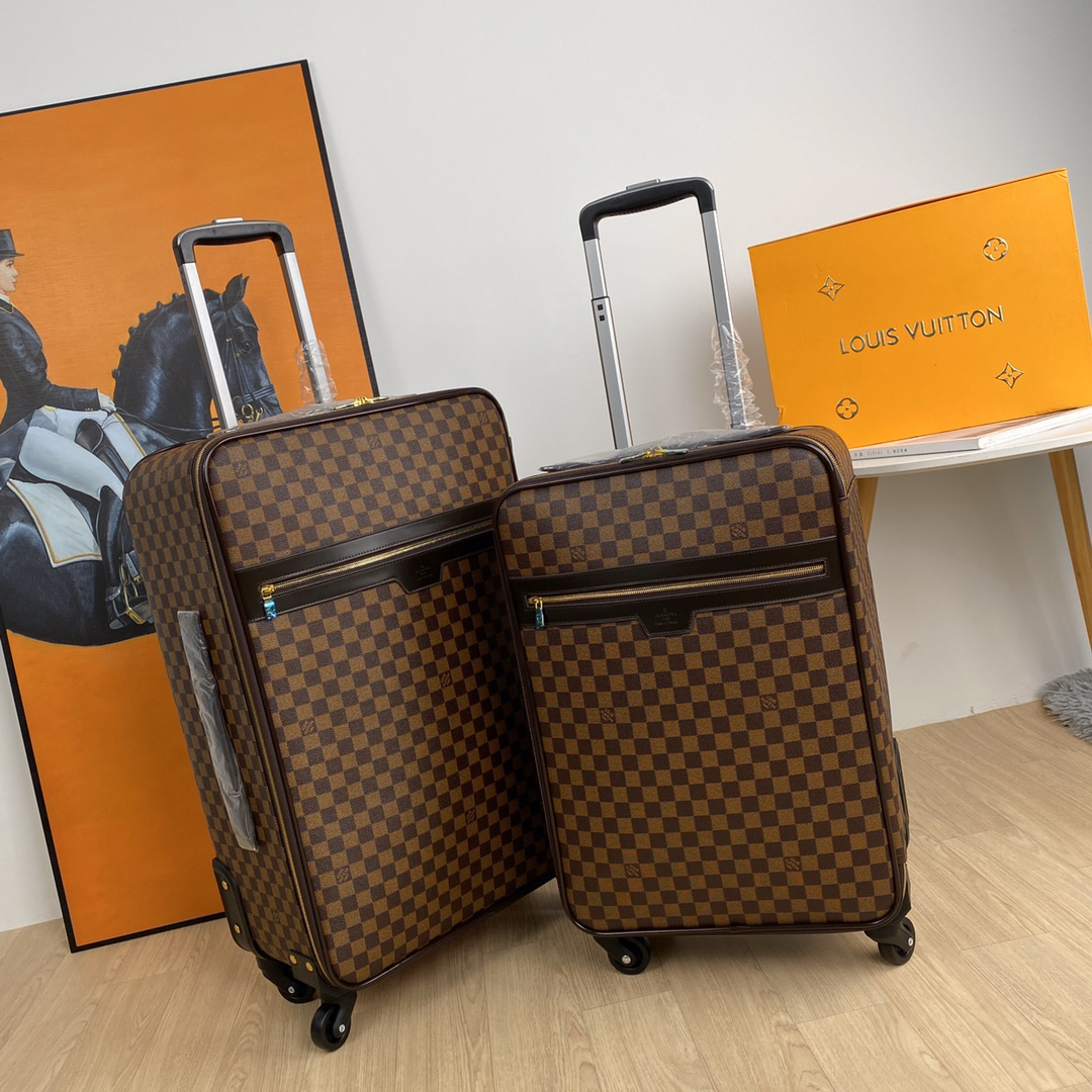 LV luggage-90