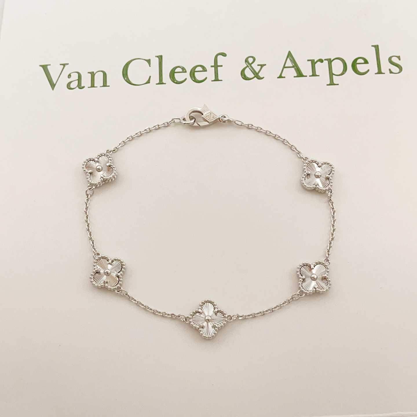 Van Cleef & Arpels Bracelet-92