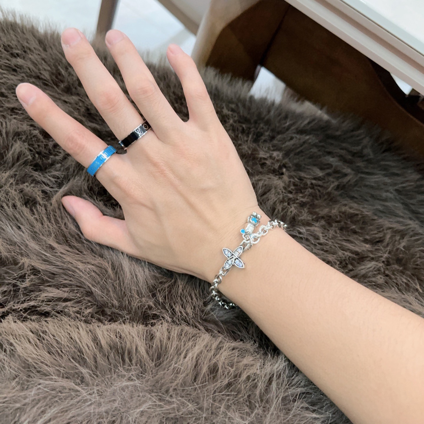 LV ring-62
