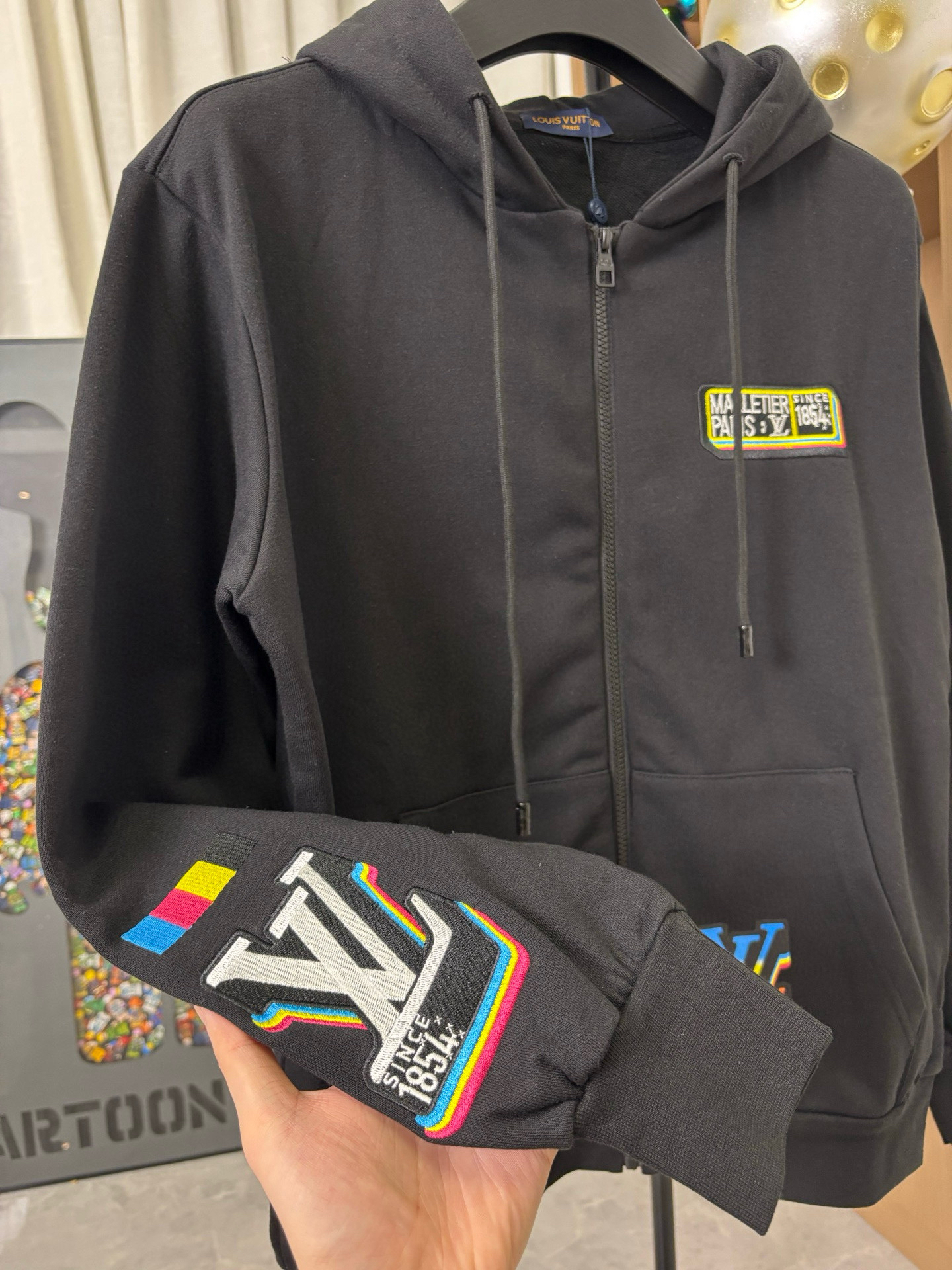 LV Clothing-303
