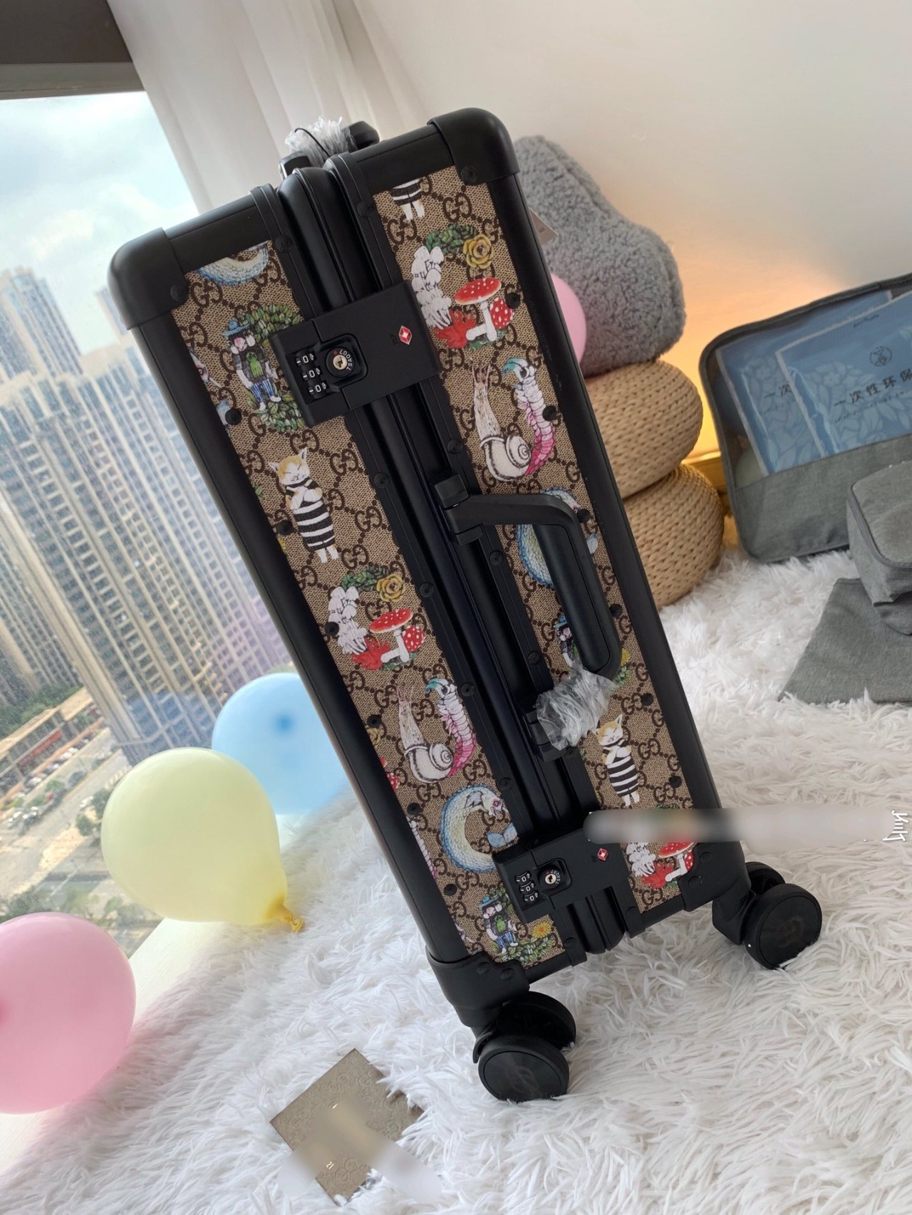 Gucci luggage-28