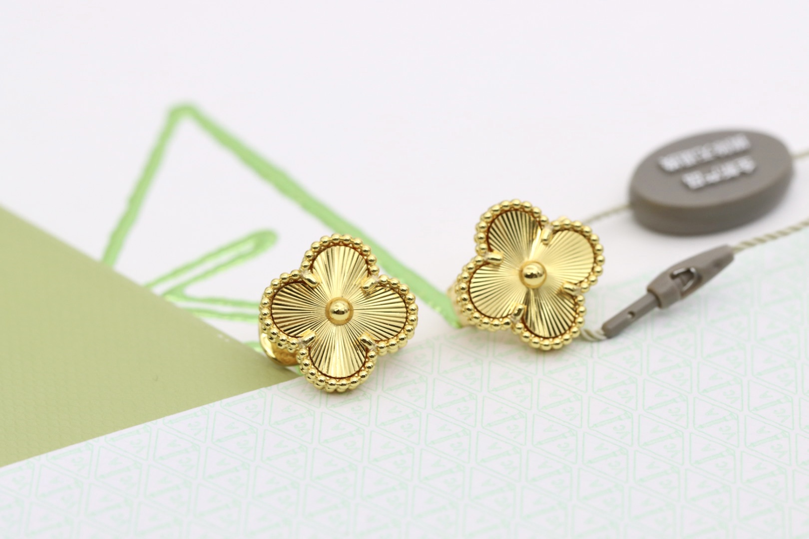 Van Cleef & Arpels earring-17